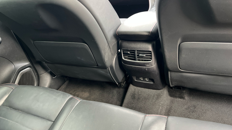 MG Hs 1.5 T-GDI Exclusive 5dr DCT Petrol Hatchback